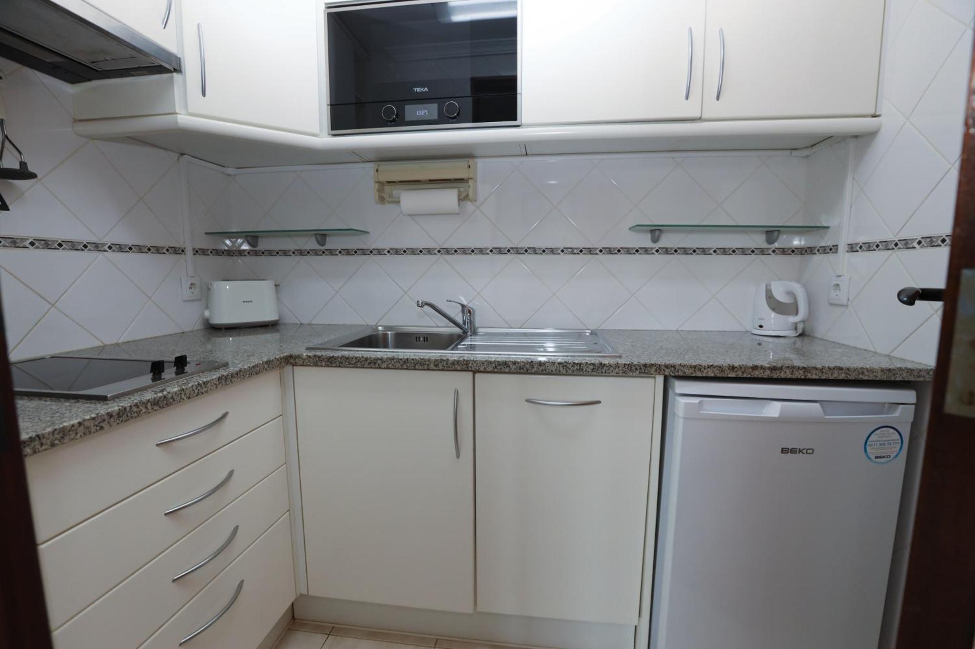 Front Line Bay Apartment *